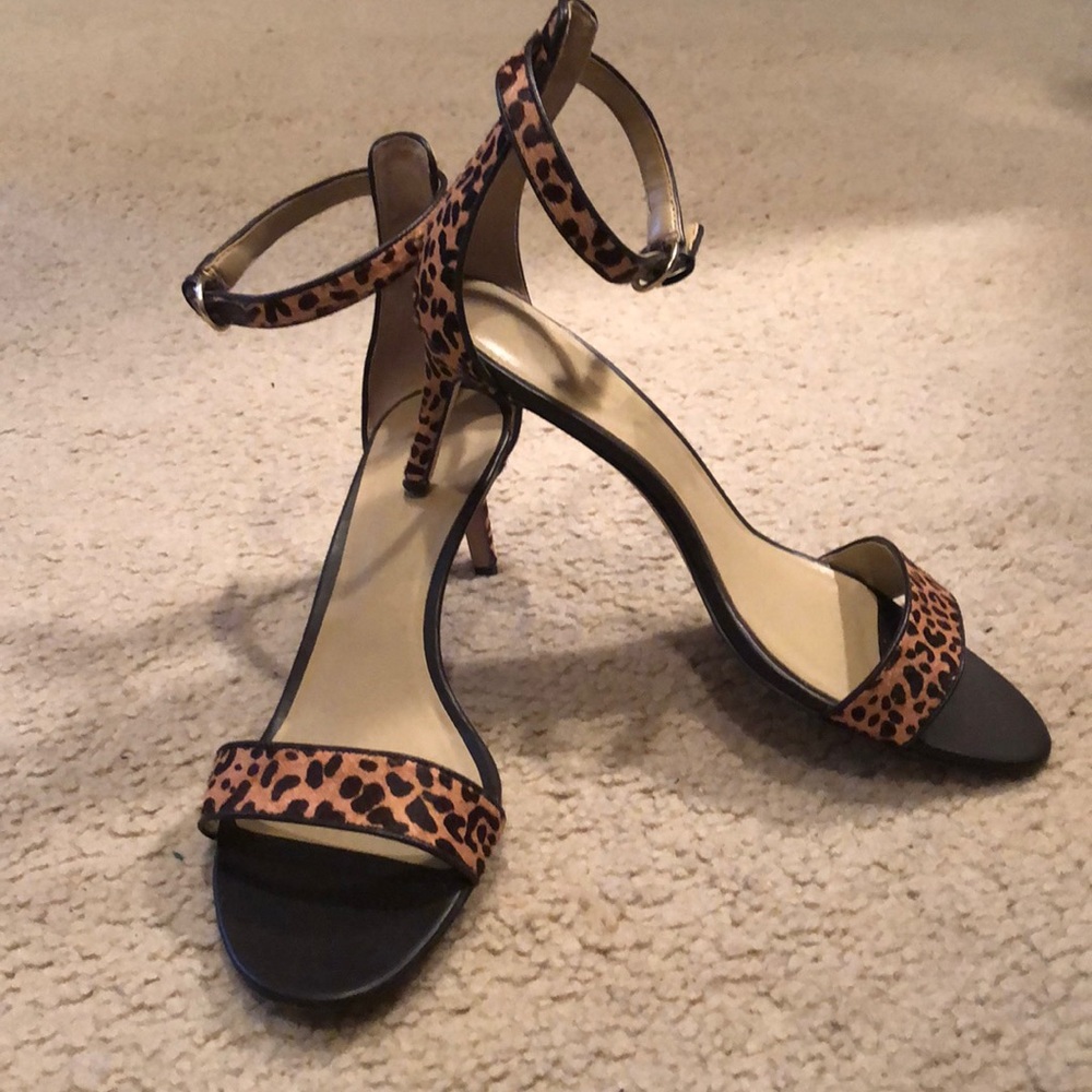 Ann Taylor Anima Print Kitten heel Sandals Size 8